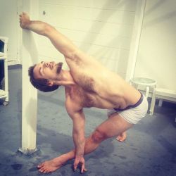 yogadudes:  (via Ross Starkey @_happy_yoga_ Twisting and lift…Instagram