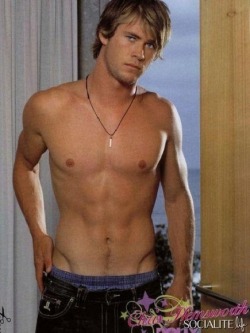  Young Chris Hemsworth