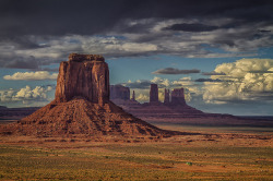 travelthisworld:  Monument Valley, Arizona, USA | by Mark Betts