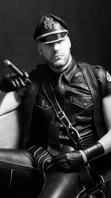 leatherman75011:  Leatherman Daily Life #84  The Big Boss  Concerning