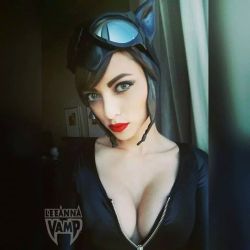 sharemycosplay:  Wow how absolutely stunning is VAMPTRESS LeeAnna Vamp in her Catwoman #cosplay #pt   Photo courtesy of LeeAnna Vamp https://www.facebook.com/ShareMyCosplay/photos/a.786267044771259.1073741839.207242756007027/986590741405554/?type=1 