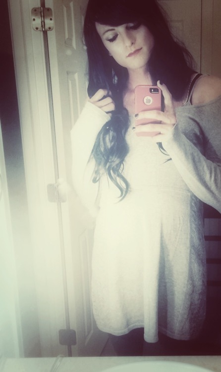 terraglitchcd:  Just to put one out here. I’ll be dressing up again tonight to get a whole new stock of photos. (: any make up style suggestions?