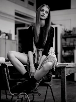 vanessanathalies:  X