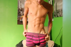 teenboys-shirtless:  Guys On WebCam- Nude-  http://surfxvideos.com