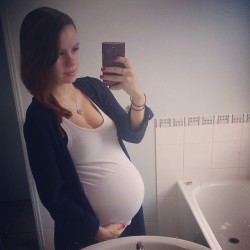 selfshotpreggo:  hope you enjoy - jack - submissions welcome