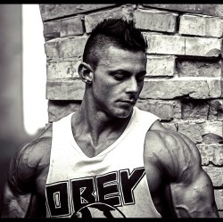 muscle-addicted:  Mattia Vecchi