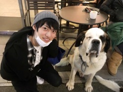 @yyua1993I met a very cute dog and I was allowed to take a photo.