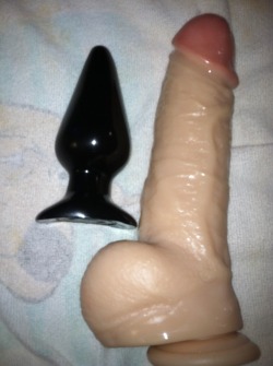 nastykinkysissycumslut:  the “Crazy 8”… 8 inches insertable,