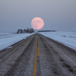 awesomeearthpix: Highway to the moon | Photography by ©Aaron