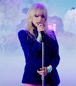 bvckybrns:  music video stylehayley williams in hard times