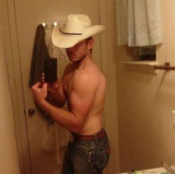 prorodeo27:  Bored out of my mind. Anyone wanna kik or Skype?
