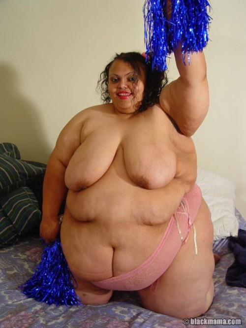 technospatluvbbw:  Pom Poms! Iâ€™m a Cheering for you.