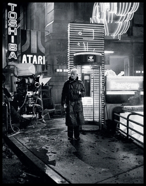 lostpolaroids:Rutger Hauer on the set of Blade Runner (1982),