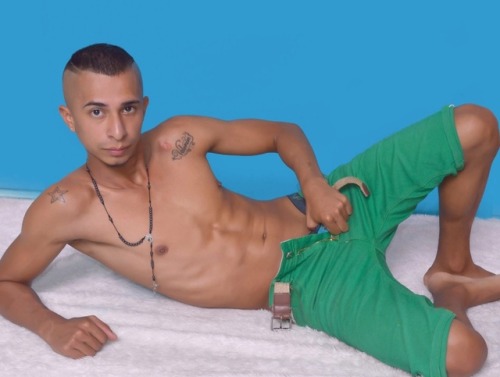 Sexy new cam model Steven is live come watch him now at gay-cams-live-webcams.com   CLICK HERE to view his webcam page now 