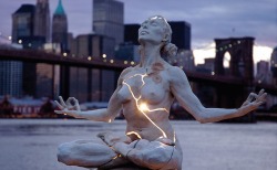 mayahan:Stunning Cracked Light Sculpture by Paige Bradley