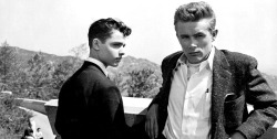 moviesben:Sal Mineo and James Dean in Rebel Without a Cause