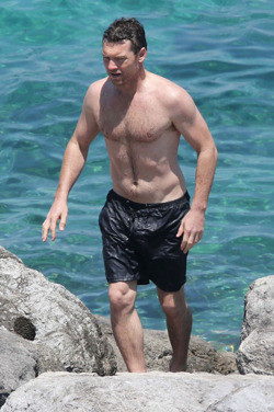 shirtlessmalecelebs:  Sam Worthington 