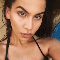 arabshawty:  it’s 111 degrees 💀 
