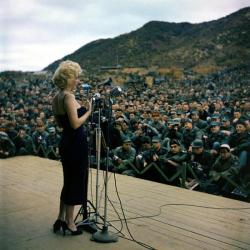 picsofhistory:  @History_Pics: Marilyn Monroe performing for