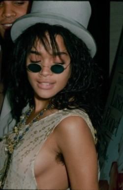 thehairynation:  zhir:  Lisa Bonet’s girlpits   Sexy sexy