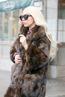 gagasgallery: Gaga leaving her apartment in NYC. 2.1.15