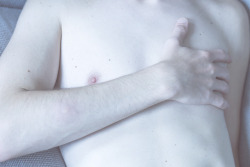 phdiary:  #youngman #berlin #interior #nipples #hand #portrait