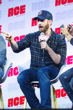 crboston:Chris Evans speaks on stage during ACE Comic Con at