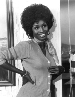 fuckyeahsavagesistas:  Teresa Graves as Christie Love on the TV series GET CHRISTIE LOVE!  - 1974 - 1975  She is lovely