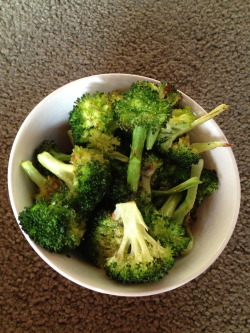 therealbarbielifts:  vegan-beans:  therealbarbielifts:  broccoli