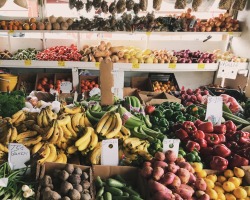 we-are-all-one-tribe:Mmm farmer’s market goodness 🙌🏽✨