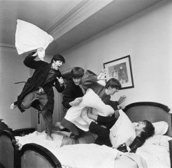 allaccessworld:  THE BEATLES PILLOW FIGHT, PARIS, 1964. PHOTO