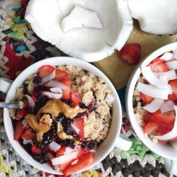 jessicasodenkamp:  Oatmeal bowls for breakfast ✔️ 