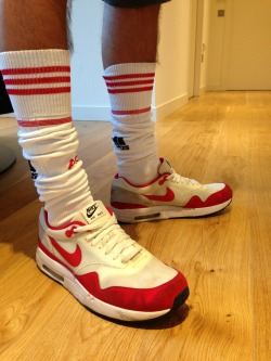 rugbysocklad:  Luv my Air Max and those socks!