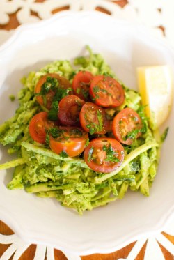 veganinspo:  Raw Pasta Dishes: Zucchini with Avocado Pesto Raw