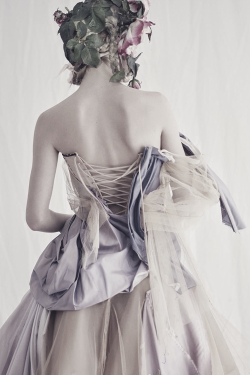 blackandroses: “Through the Looking Glass” by Paolo Roversi