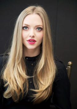 vuittonparadise:  vogue-struck:  Amanda Seyfried  So beautiful