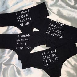 makeyourbodyacanvas:  I need these 👅💕