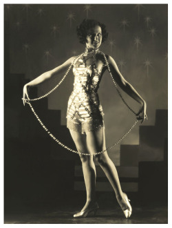 Doris Hill Lovely photo of this 20’s-era showgirl who was