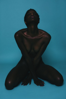 hellyeahblackmodels:  ph: Ed Maximus 