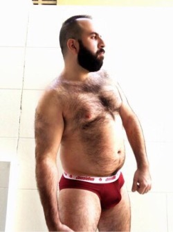 speedoweirdo:  bigbeautifulbulges:  Grrrr  package deal 