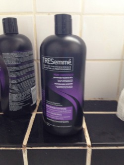 myxxxdesires69:  In the shower…  What’s her secret? ‘Tresemme’