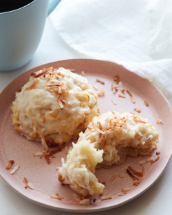 fullcravings:Vanilla Coconut Scones Like this blog? Visit my
