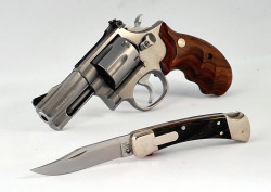 gunsknivesgear:  Smith & Wesson & Buck, two classic American