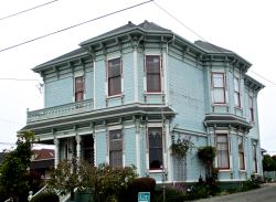 thealy50:  This old house can be found in Eureka, CA.