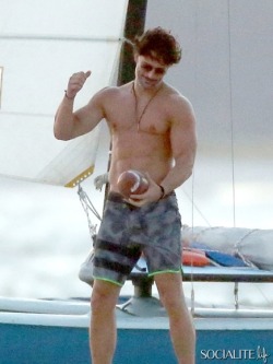   Shirtless Joe Manganiello Plays Football On The Beach For ‘Magic