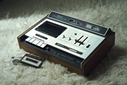 vintage-audio:  SONY TC-161SD (1971-1972) Cassete Corder Features: