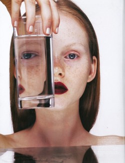 moojaa:  Every model does this  Emma Laird for Wonderland 10th