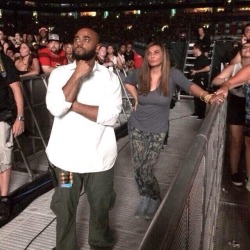 yoncefierce:  kobetyrant:  Mama Tina watching Bey perform partition