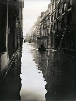 photos-de-france:  Inondations de Paris, 1910. 