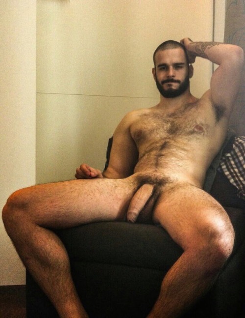 Beautiful hairy stallion ðŸ˜http://imrockhard4u.tumblr.com